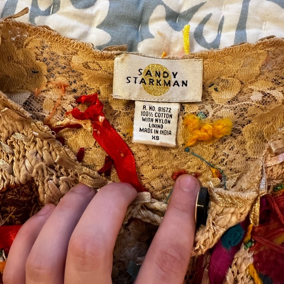 Deleting Vintage sweater - Picture 3 of 3